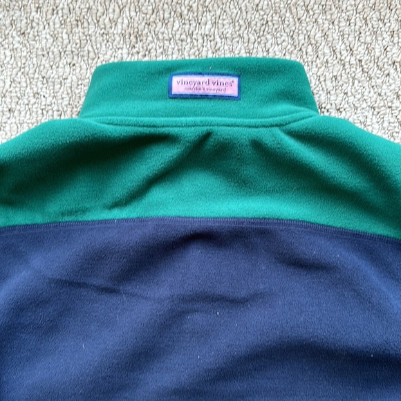 New Vineyard Vines half button down fleece. - Picture 4 of 4